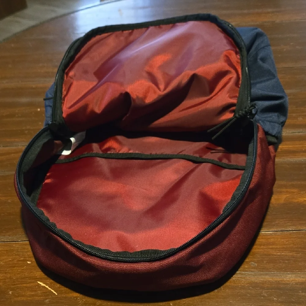 Volcom Multi-Tone Backpack (Bin18) - Picture 4 of 9